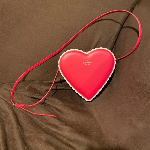 Kate spade chocolate candy heart purse (with white dust bag) - Picture 5 of 6